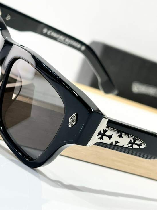 Picture of Chrome Hearts Sunglasses _SKUfw66527563fw